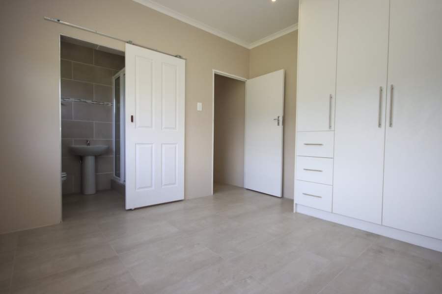  Bedroom Property for Sale in Kidds Beach Eastern Cape